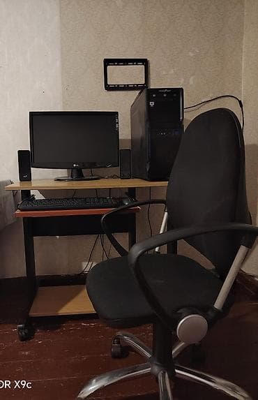 Masaüstü kompüterlər və iş stansiyaları: Komplekt stolüstü kompüter sistemi Komponentlər: - Sistem bloku — 4
