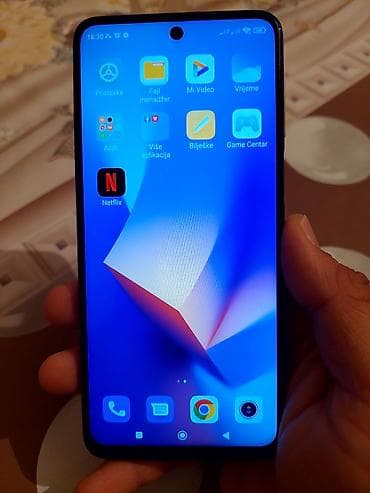 mi 11i: Xiaomi Mi 9 SE — 1