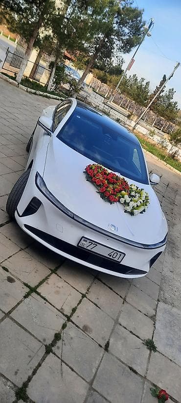 masin kirayesi: Her sey daxil Toy və tədbirlər üçün elektrik sedan kirayəsi - — 3