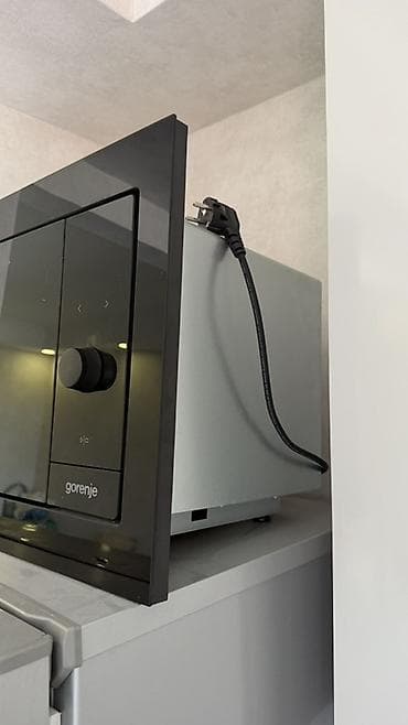 Gorenje “Simplicity” seriyası mikrodalğalı soba - Rəng: tam şüşə ön — 2
