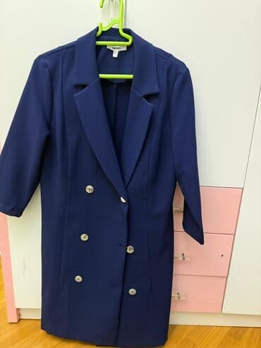 qadın ucun donlar: Dərin göy rəngdə qadın blazer donu. Geniş yaxalıq və üçdə bir qol — 1