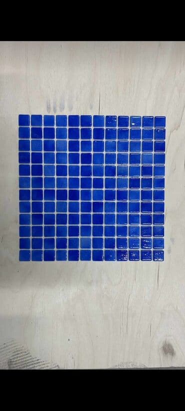 plastik ayna qapi: Hovuzun 0 dan tikintisi.Her nov mazaiklara movcuddur. Qiymet və rəng — 20