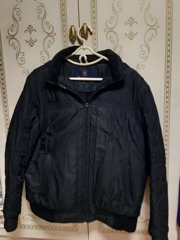 Kurtka Kişi üçün 56 razmer,içi mexli, kapşonlu kurtka Rusiya malıdı