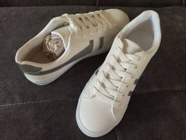 adidas qaçış üçün qadın krossovkaları: Ölçü: 38, rəng - Ağ, Yeni — 1