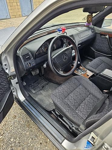 Продажа авто: Mercedes-Benz C-Class (W200) sedan - Kuzov: 4 qapılı sedan, gümüşü — 9
