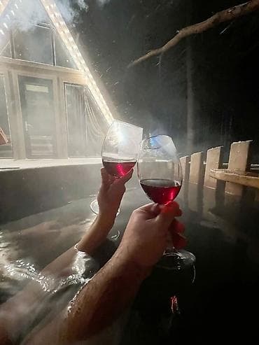 isti hovuzlu kiraye evler: A-frame üslubunda taxta dağ kotteci – istirahət və ailə/kiçik dost — 2