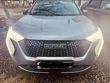 Great Wall: Haval Jolion HEV hibrid krossover. Avtomobil gümüşü rəngdədir və — 4