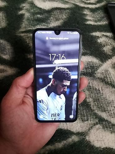 i̇phon: Samsung Galaxy A40, 64 GB — 5