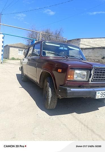 nissan sunny 2010: VAZ 2107 sedan – klassik dizaynlı, arxaötürücülü model. Rəng: tünd — 4