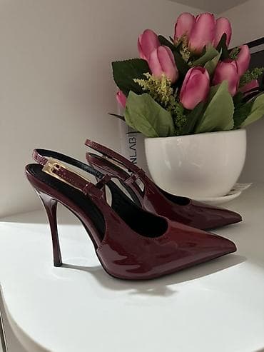 Məhsul: Qadın ayaqqabısı – laklı, tünd bordo rəng - Model: stiletto