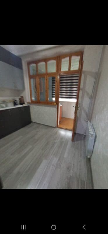 Kommersiya daşınmaz əmlakı: 17ci mk tiny 4cu mer 2otaqlı boş ev kirayə verilir istilik sistemi — 1