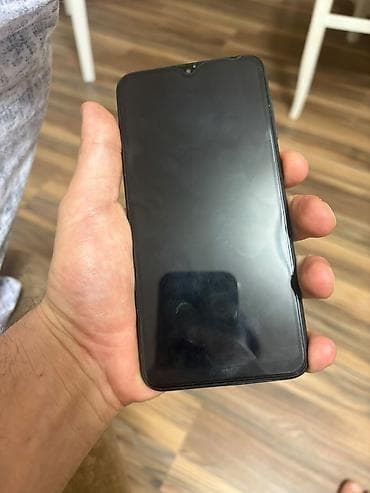 Samsung Galaxy A10, 32 GB, rəng - Qara, İki sim kartlı — 3