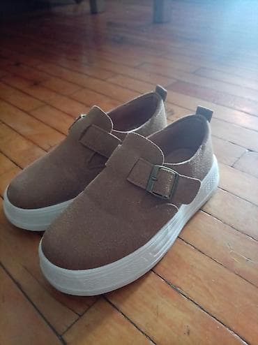 Qadın ayaqqabısı – bej rəngli, qalın ağ rezin altlıqlı slip-on — 2