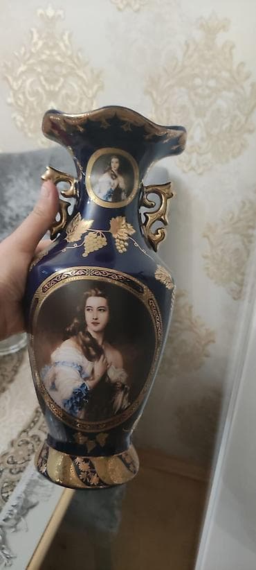 guzgu tek: Bir vaza, Farfor — 1