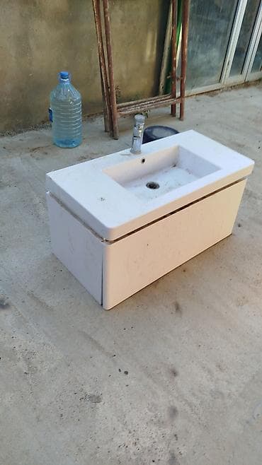asma tavan: Ağ rəngli hamam üçün asma tipli piyedestal-lavabo dəsti — 2