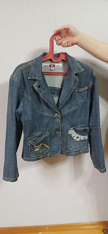 geyim modelleri: Qadınlar üçün cins jaket - Material: klassik mavi denim (cins), qalın — 2