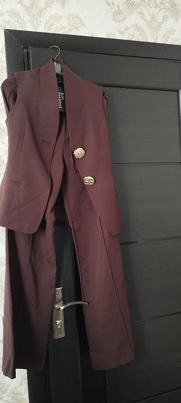 Qadın kostyum dəsti – Hot Fashion - Rəng: tünd qəhvəyi/bordo tonu -