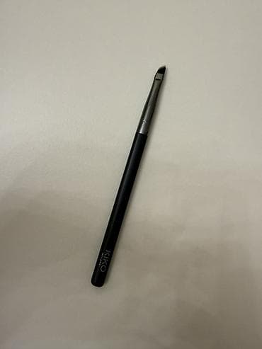 makyaj: Kosmetik fırça dəsti - Brendlər: KIKO MILANO (2 ədəd) və The Body — 1