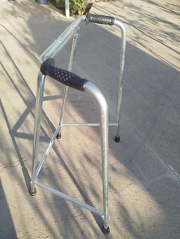 Gəzinti çərçivəsi (walker) - Material: yüngül, davamlı metal boru