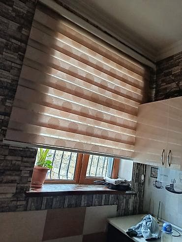 Zebra tipli jalüz pərdə - Rəng: bej/şampan tonlarında - Naqişli