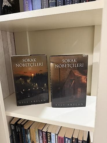 4 1 kitab: Məhsul: Kitab dəsti – “Sokak Nöbetçileri” III və IV Müəllif: Aslı — 2