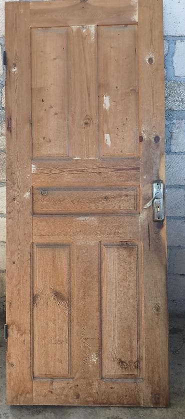 qapı və pəncərə: Taxta qapı dəsti - Material: təbii ağac (klassik panelli dizayn — 1