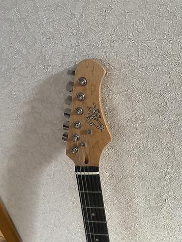 tornado gitara: Alındığından bəri çox az istifadə olunub. Xaricə köçürəm deyə satılır — 3