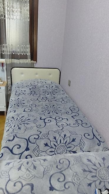 torf satilir: Tək nəfərlik çarpayı .Carpayi satilir. Iki ededdir. Birinin qiymeti 60 — 1