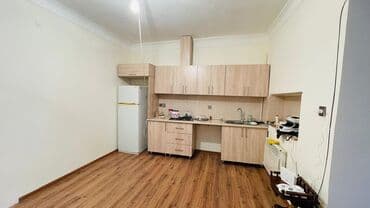 6 cı mikrorayon satılan evlər: 6-ой микрорайон 5 комнат, 170 м², Нет кредита, Средний ремонт — 8
