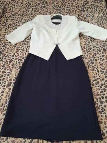 утягивающее белье: Новое платье (темно-синего цвета) с пиджаком. Размер 46-48. Рукав три — 7