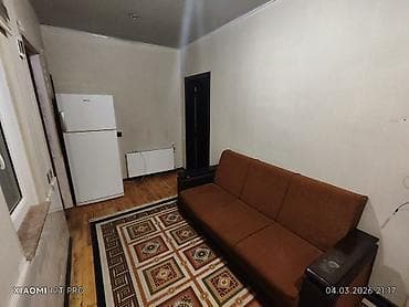 Yalnız tələbə xanımlar üçün. Ev Sabunçu qəsəbəsi, Natəvan küçəsi 20 A — 2