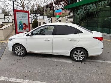 Changan: Changan Alsvin sedan - Kuzov: 4 qapılı sedan, ağ rəng - Mühərrik — 2