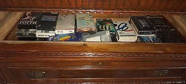 dvd aliram: VHS kaset kolleksiyası + videomaqnitofon Məhsul təsviri: - Çeşidli — 2