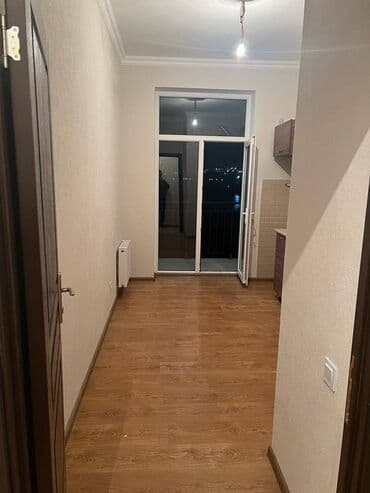 badamdarda kohne bina evleri: Yasamal rayonu,İnşaatçılar metrosu,Mida yaşayış kompleksində,12 — 5