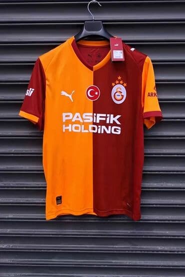 футбольная форма новая: Məhsul: Futbol formaları (klub və yığma kolleksiyası) Təsvir: - — 1