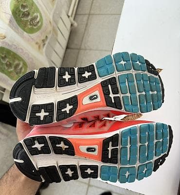 Krasofkalar və idman ayaqqabıları: Nike Air Zoom Vomero 9 qaçış krosovkaları - Model: Nike Air Zoom — 3