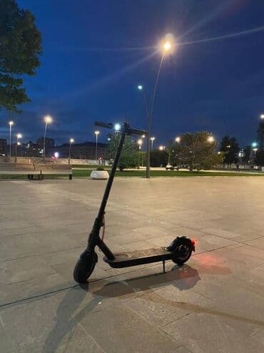 детский скутер: Б/у Электросамокат 11", 501 - 750 Вт, 16 - 25 км/ч — 3