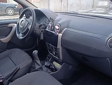 Dacia: Dacia Sandero: 1.5 l | 2011 il 290000 km Hetçbek — 2