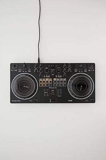 dj setup: PIONEER DDJ-REV 1. Anlıq həvəslə alınıb, 4-5 dəfə istifadə olunub — 2