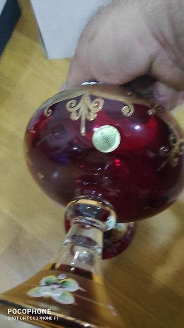 granat: Ikisi 200₼
Bohemia orijinal qranat 200₼ cütü1980 il — 2