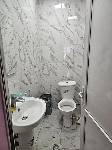 Полочные витрины: Obyekt icare verilir.75kvdir.Her bir seraiti var.Evvel market kimi — 6