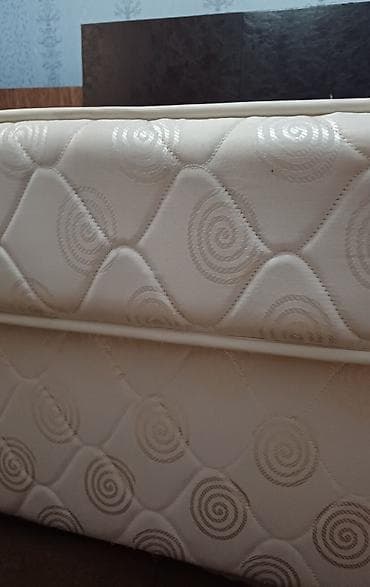 çarpayı döşəyi: İşlənmiş, İkinəfərlik çarpayı, Bazasız, Matras ilə, Siyirməsiz, Türkiyə — 2