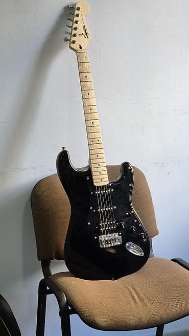 Elektro gitaralar: Elektron gitara, Fender, 6 sim — 2