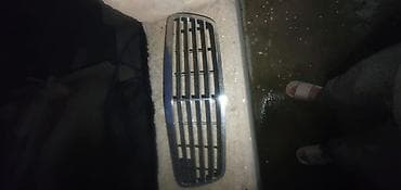 ehtiyat hisseleri online: Mersedes Benz w210 ön radiator barmaqlığı rənq xrom renqi endirim — 2