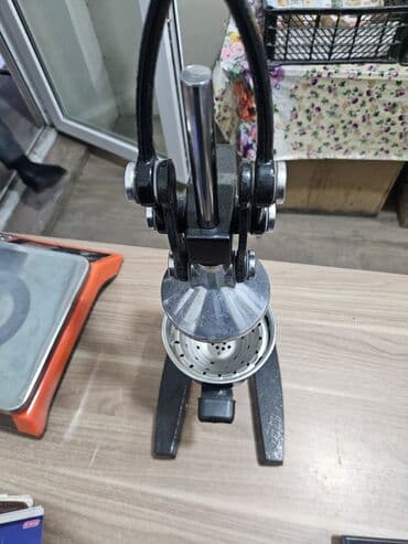 Çörək qabları: Ağır metal konstruksiyalı manuel sitrus şirəçəkən (press tipli) - — 2