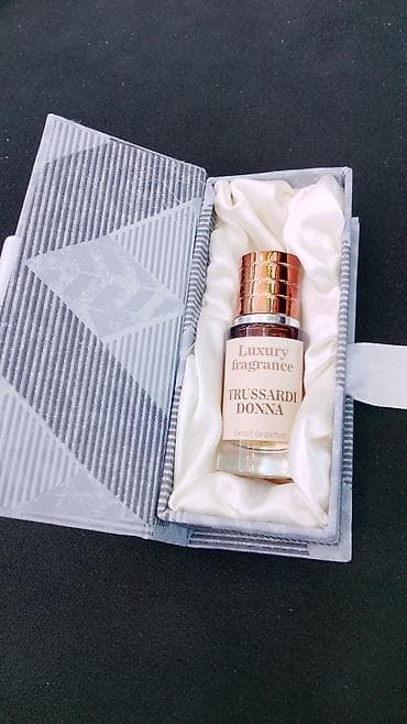 Şəxsi əşyalar: Trussardi Donna – Extrait de Parfum (Luxury Fragrance) 20 ML - — 1