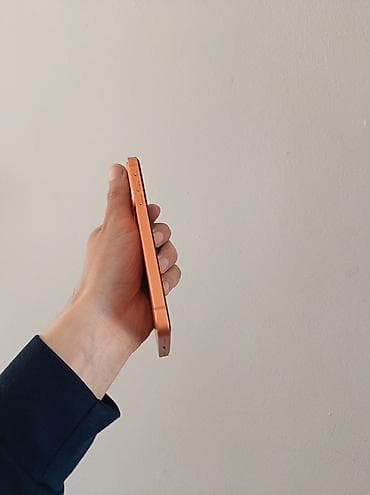 iphone ucuz modeli: İphone 11 modelidir. 17 proya yığılıb.Heç bir problemi yoxdu.Barter — 3