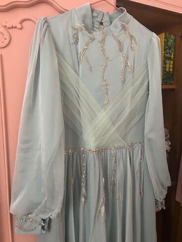 ziyafət paltarları 2022: Ikinci əldir — 2