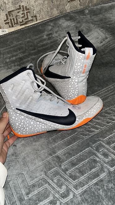 Ботинки: Nike boks ayaqqabıları – yüksək boğazlı, yüngül və çevik model. Nike — 1