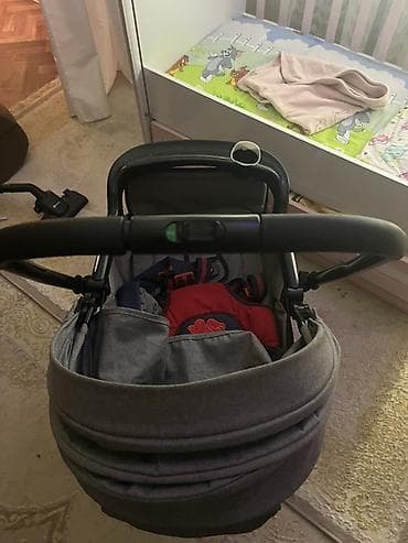 9 yaş: Klassik gəzinti arabası, Yaş: 1-6 ay — 2